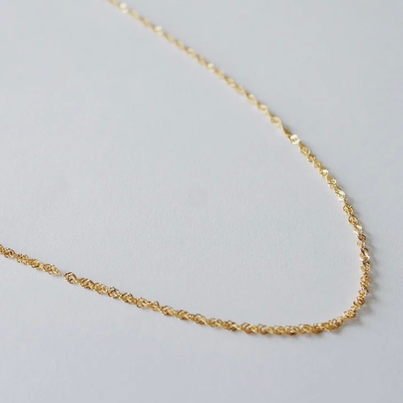 Twisted Chain Necklace - Picture 6 of 7